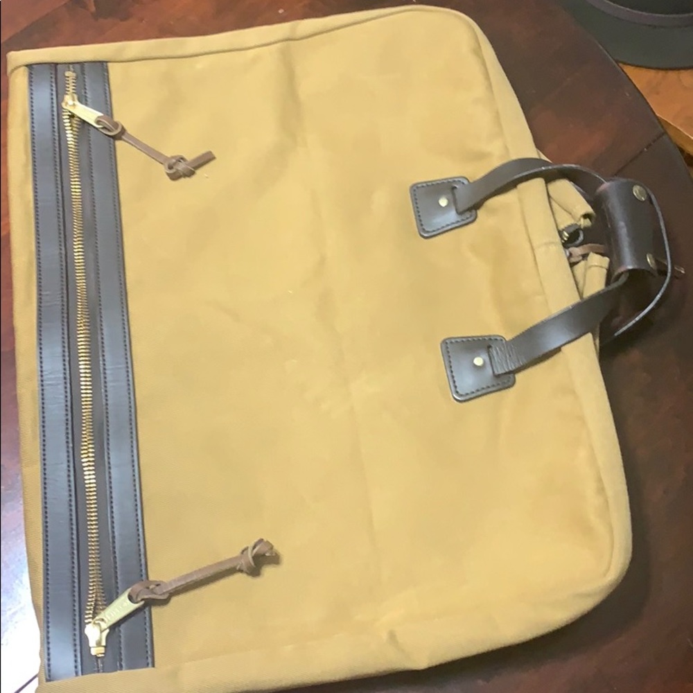 Filson Rugged Twill Suit Cover - Like new